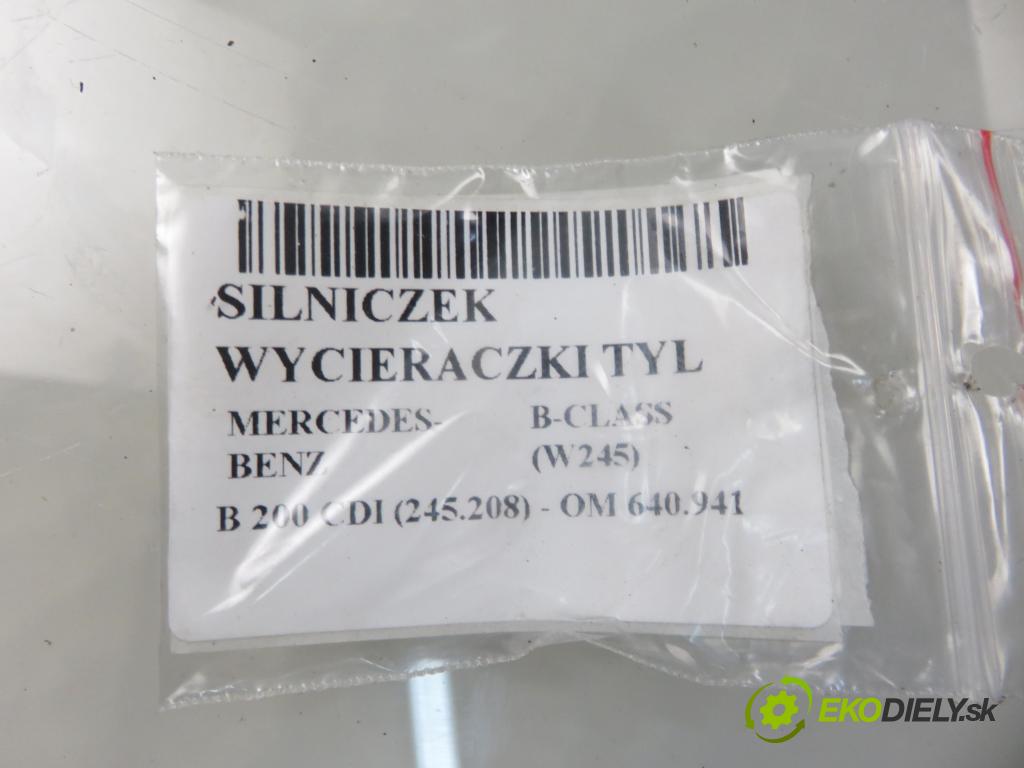 MERCEDES-BENZ KLASA B Sports Tourer (W245) MINIVAN 2009 103,00 B 200 CDI (245.208) -  140 OM 640.941 1991,00 motorek stěrače ZADNÍ: A1698201440