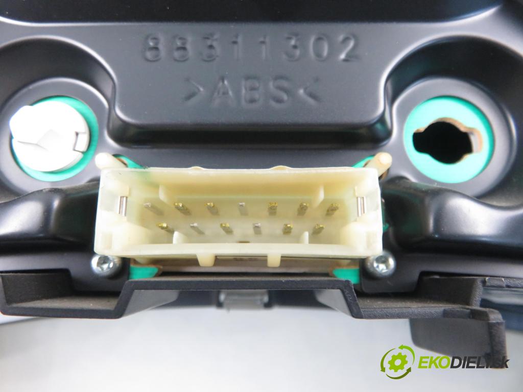 OPEL CORSA C (X01) HB 2002 48,00 1.7 DI - Y 17 DTL 1686,00 prístrojovka elektrický 09166808FB