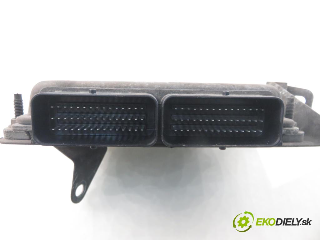 RENAULT SCENIC I (JA0/1_) MINIVAN 2002 0,00 1.6 - K4M 708 1598,00 Riadiaca jednotka Motor 8200214973 ; S118301113B ; 8200080285