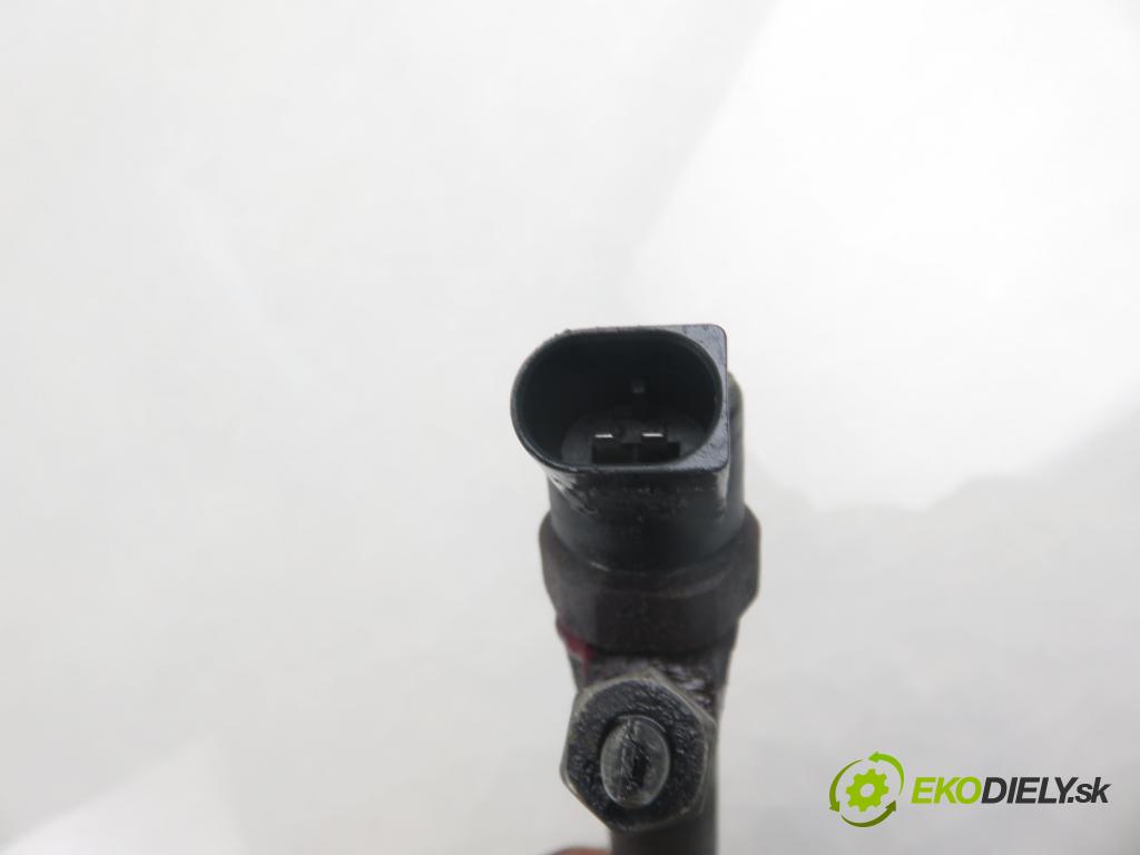 MERCEDES-BENZ KLASA A (W168) HB 1998 66,00 1.7 CDI 90 1689,00 vstrekovač 0445110015 ; 6680700287 (Vstrekovač paliva)