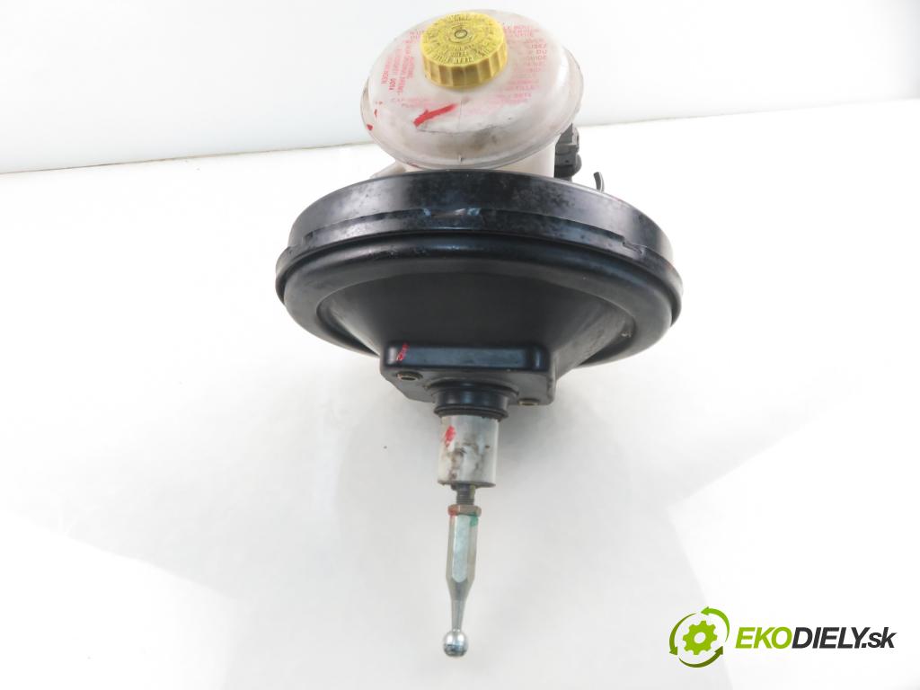 AUDI A4 (8D2, B5) SEDAN 1996 74,00 1.6 8V 100 - ADP 1595,00 Posilovač 8D0612105F (Servočerpadlo)