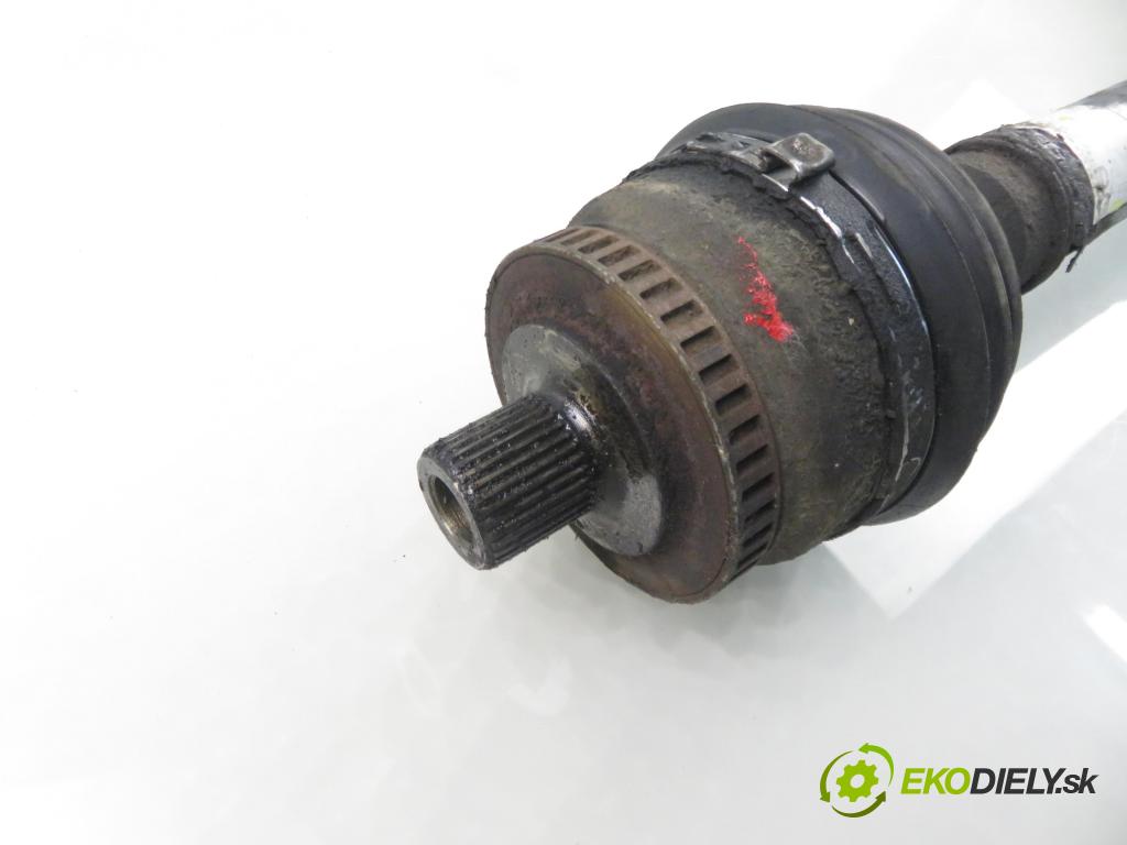 AUDI A4 (8D2, B5) SEDAN 1996 74,00 1.6 8V 100 - ADP 1595,00 Poloos PP 8D0407272AC