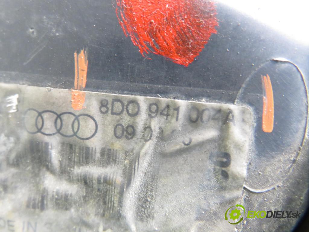 AUDI A4 (8D2, B5) SEDAN 1996 74,00 1.6 8V 100 - ADP 1595,00 Svetlo PP 8D0941004A