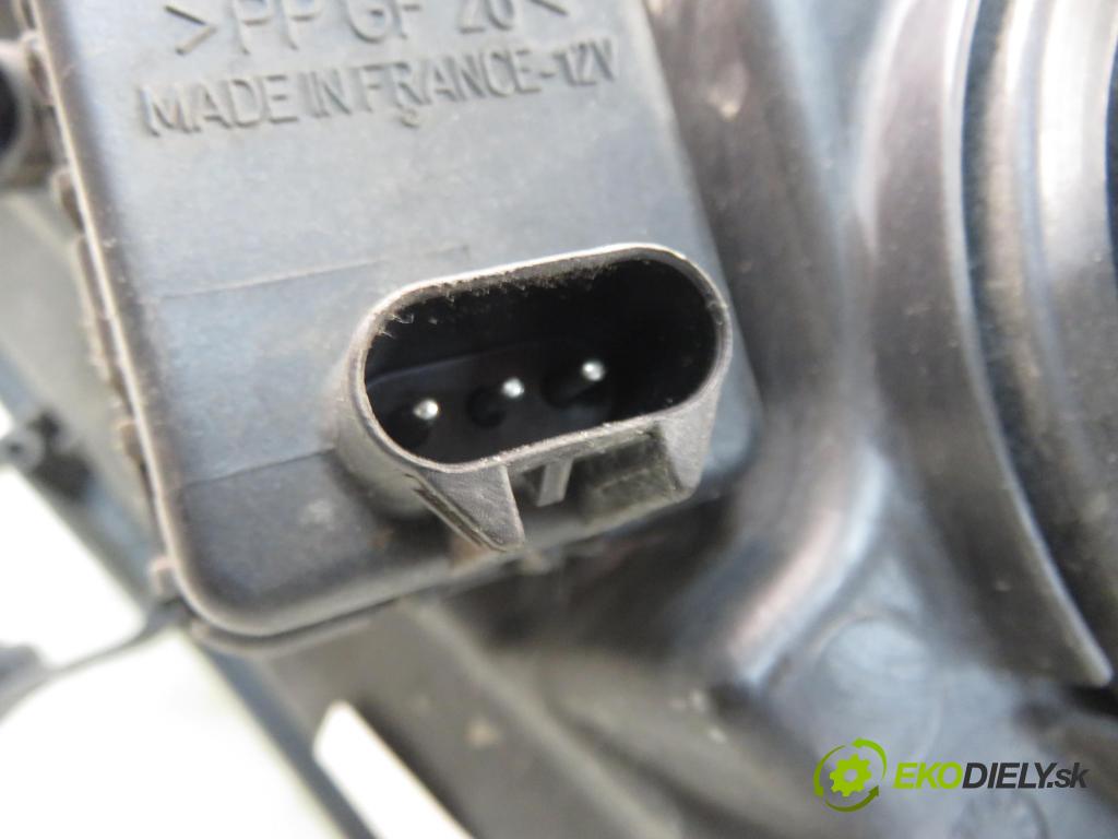 OPEL ZAFIRA A Nadwozie Wielkopojemne (MPV) (T98) MINIVAN 2001 74,00 2.0 DTI 16V 101 - Y 20 DTH 1995,00 Svetlo PP 67716821