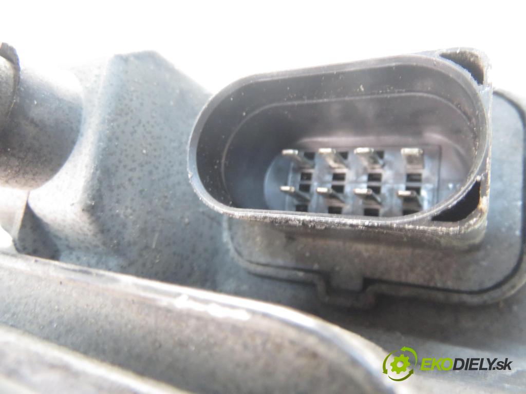 SEAT LEON (1M1) HB 2004 55,00 1.4 16V - BCA 1390,00 Svetlo LP