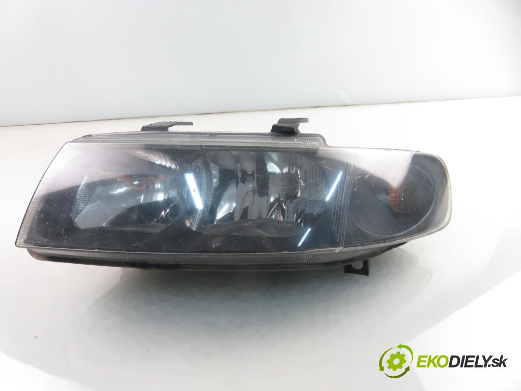 SEAT LEON (1M1) HB 2004 55,00 1.4 16V - BCA 1390,00 Svetlo LP