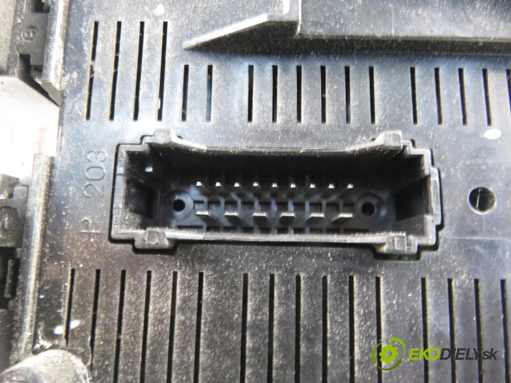 RENAULT CLIO II (BB_, CB_) HB 2003 66,00 1.6 (B/CB0D) - K7M 744 1598,00 MODUL BSI P8200272302