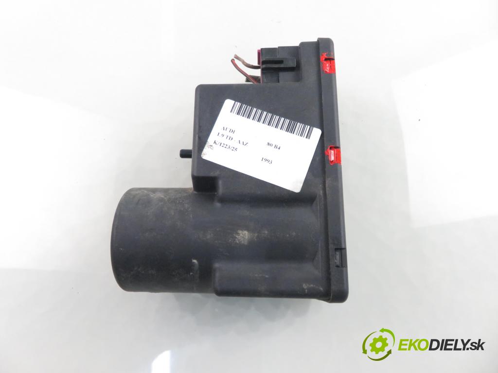 AUDI 80 (8C, B4) SEDAN 1993 55,00 1.9 TD - AAZ 1896,00 motorek zámku centrálního 4A0862257A