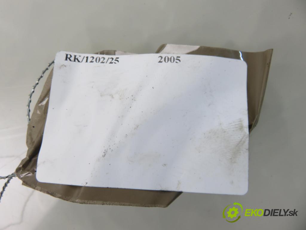 TOYOTA RAV 4 II (_A2_) SUV 2005 85,00 2.0 D-4D 4WD 116 - 1CD-FTV 1995,00 spínačka / VLOŽKY 45020423