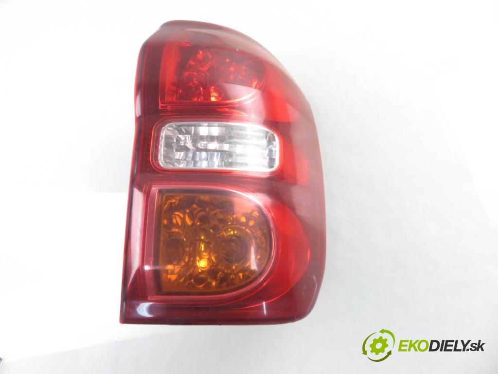 TOYOTA RAV 4 II (_A2_) SUV 2005 85,00 2.0 D-4D 4WD 116 - 1CD-FTV 1995,00 světlo pravé zadní