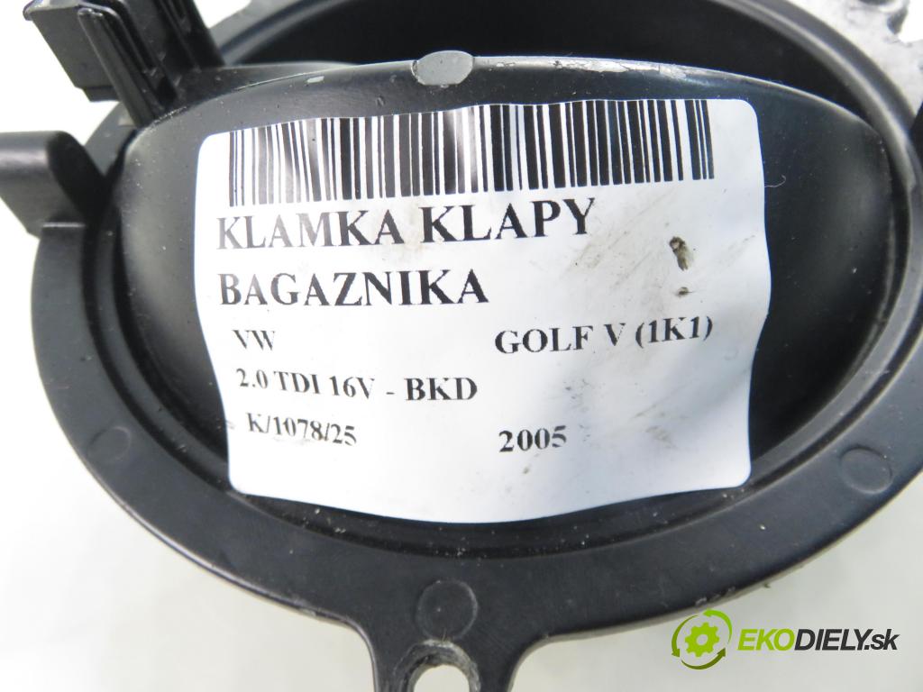 VW GOLF V (1K1) HB 2005 103,00 2.0 TDI 16V - BKD 1968,00 klika dveří kufr 1K0827469D