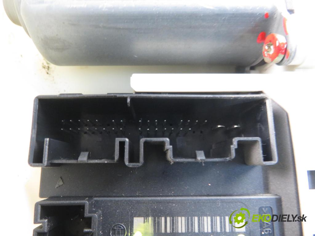 SEAT ALTEA (5P1) MINIVAN 2005 110,00 2.0 FSI - BLR 1984,00 mechanismus oken PPE 1K0959792D ; 5P0837402A ; F005S00151