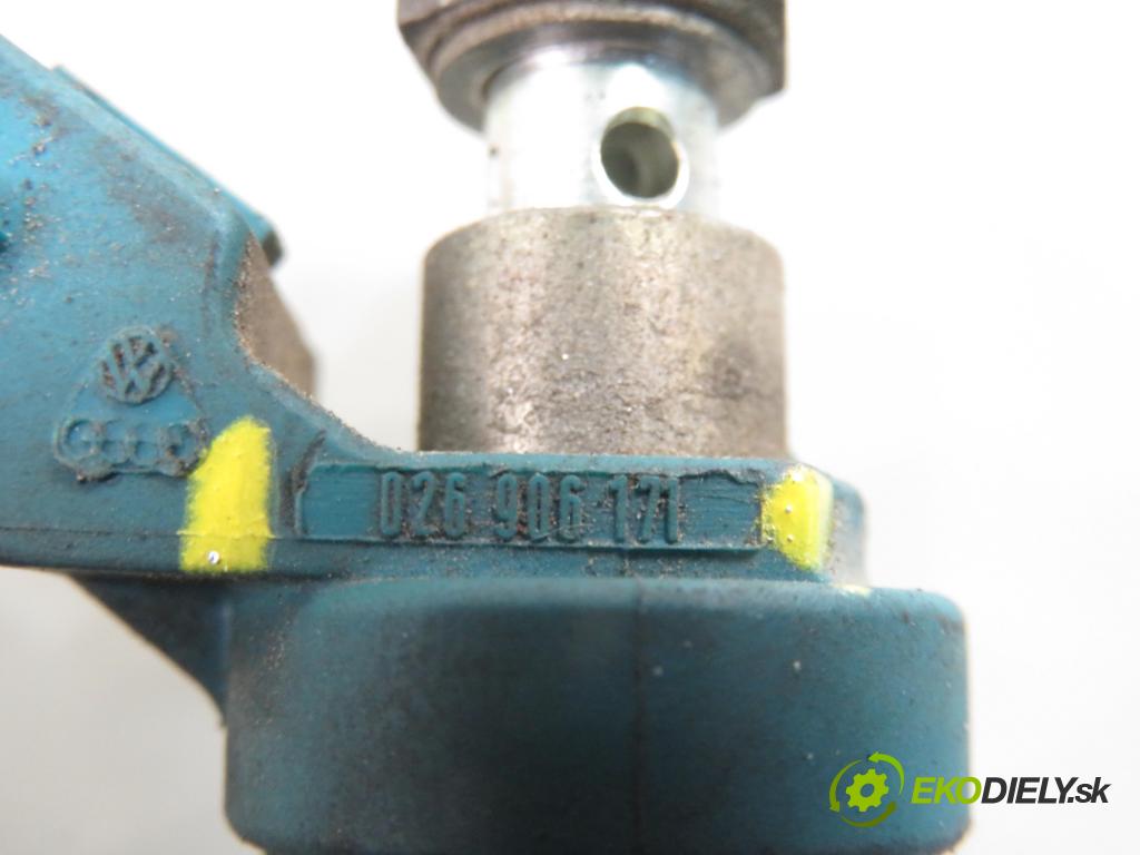 AUDI 80 (89, 89Q, 8A, B3) SEDAN 1989 66,00 1.8 S 90 (KE-Jetronic) - JN 1781,00 vstrekovač 0280170423 ; 026906171 (Vstrekovač paliva)