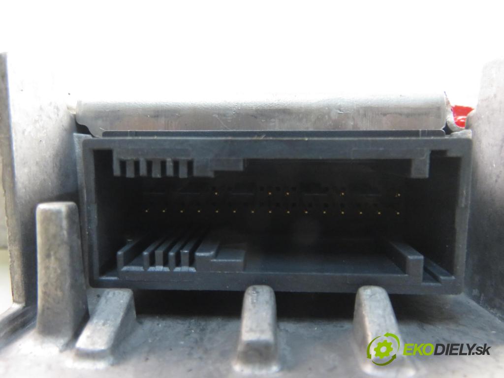 VAUXHALL VECTRA Mk II (C) LIFTBACK 2002 74,00 2.0 DTI 16V - Y 20 DTH 1995,00 MODUL air BAG 13142540