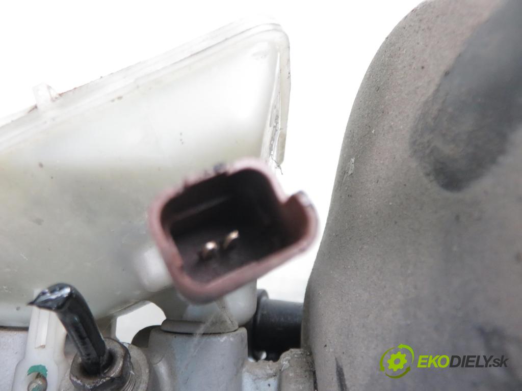 PEUGEOT 307 Break (3E) KOMBI 2002 65,00 1.4 16V - KFU (ET3J4) 1360,00 Posilovač 9639662180 ; 0204024613 (Servočerpadlo)