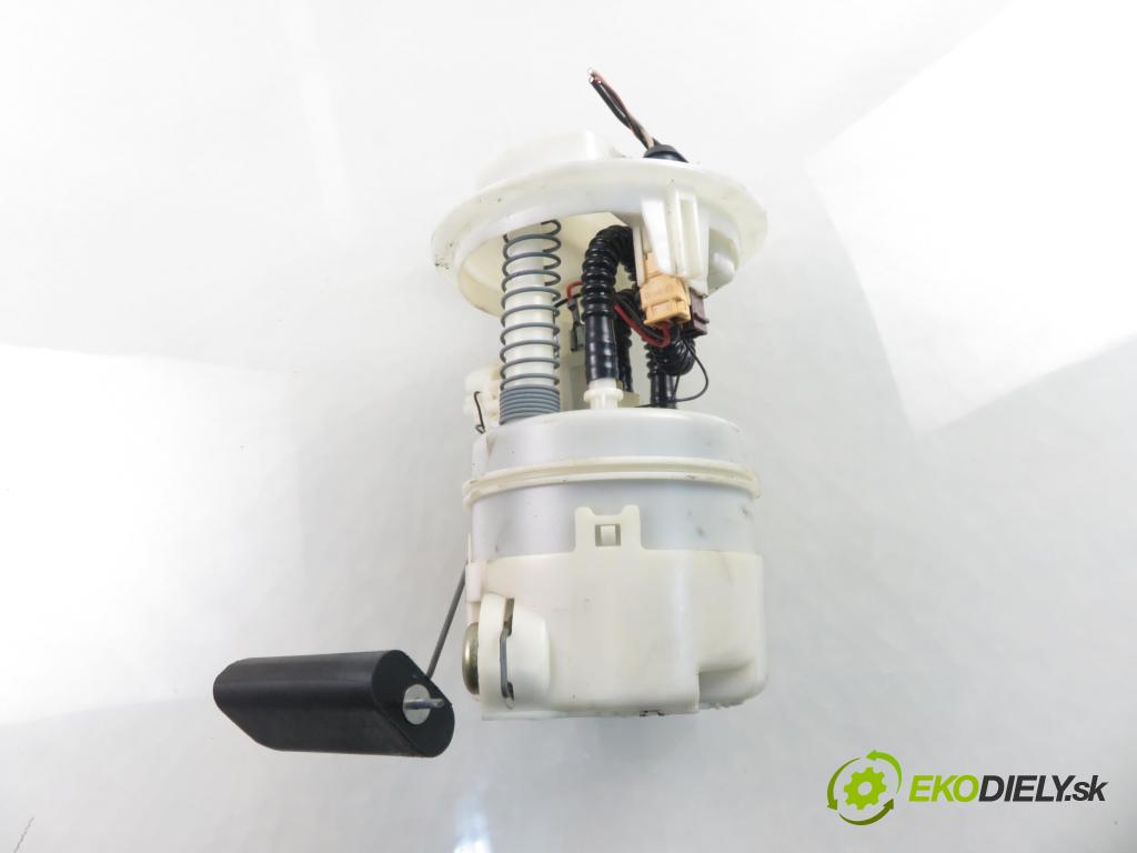 RENAULT TWINGO I (C06_) HB 2003 43,00 1.2 (C066, C068) - D7F 703 1149,00 pumpa paliva 8200058354