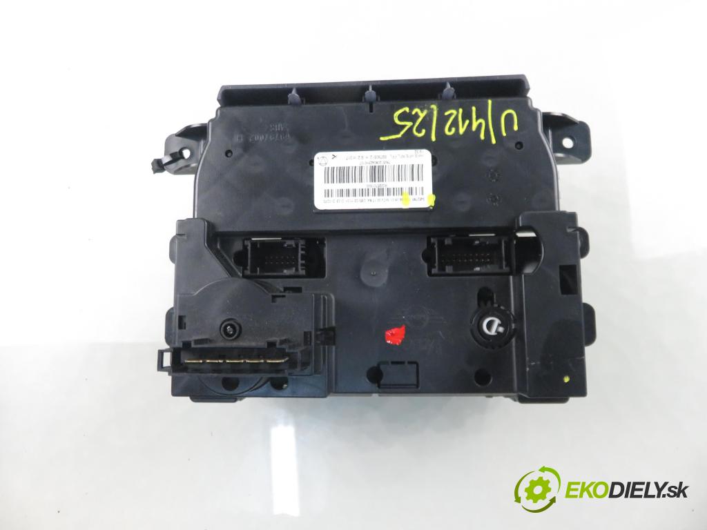 MINI MINI (R56) HB 2008 88,00 Cooper 120 - N12 B16 A 1598,00 Panel kúrenia KLIMATIZACE: 3452785
