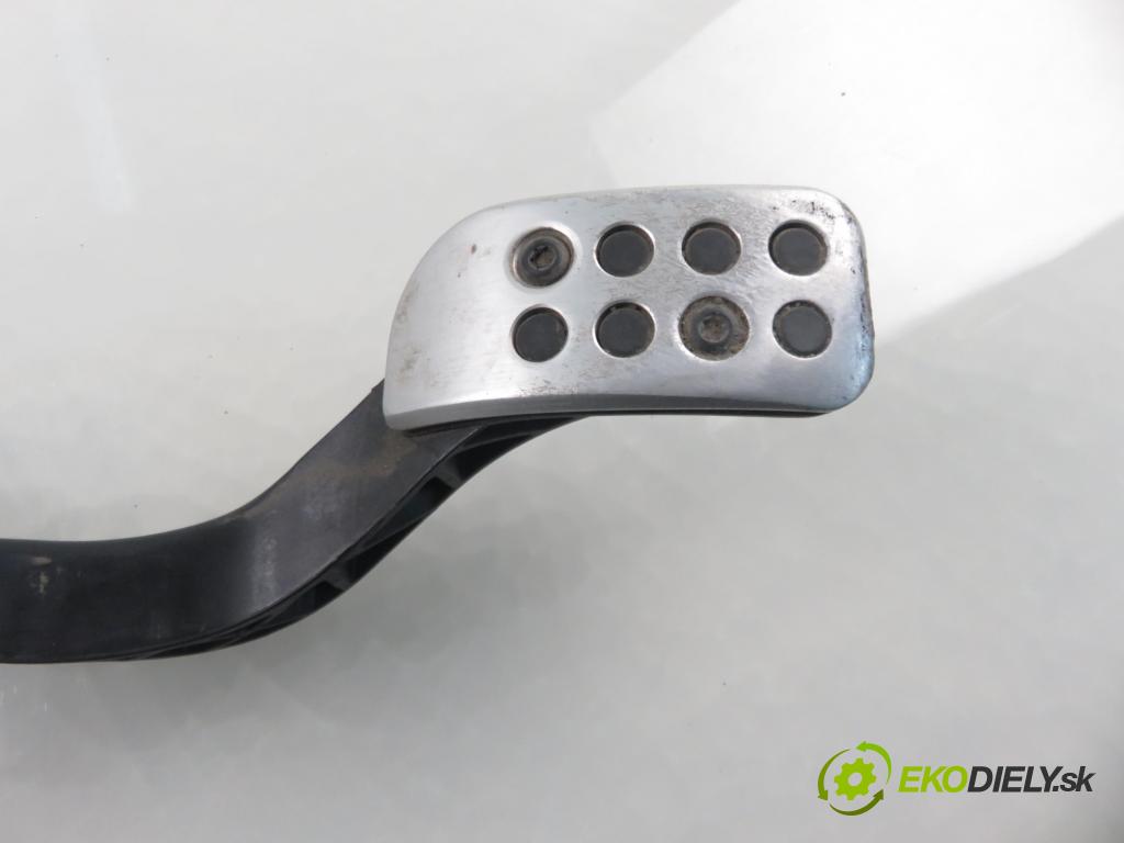PEUGEOT 307 CC (3B) C/C 2006 0,00 2.0 16V - RFJ (EW10A) 1997,00 potenciometr plynového pedálu 9654406380 ; 0280755082 (Potenciometr plynového pedálu)