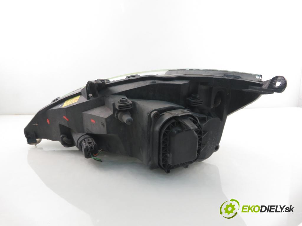 FORD FOCUS (DAW, DBW) HB 1999 74,00 1.6 16V - FYDD 1596,00 světlo PP