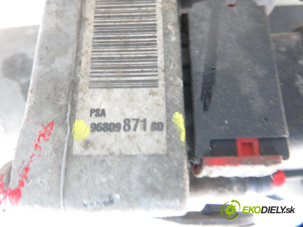 PEUGEOT 307 CC (3B) C/C 2006 0,00 2.0 16V - RFJ (EW10A) 1997,00 Pumpa servočerpadlo 9680987180 ; A5097521B