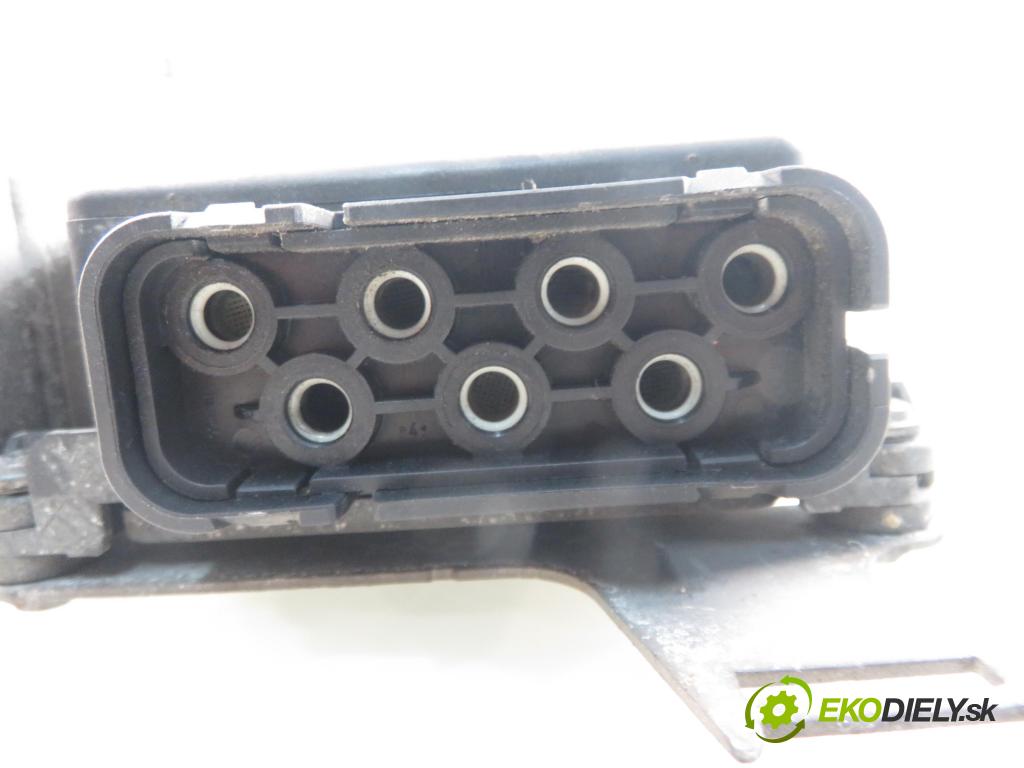 VW PASSAT B6 Variant (3C5) KOMBI 2006 77,00 1.9 TDI - BKC 1896,00 VENTIL: magnetický 3C0906625