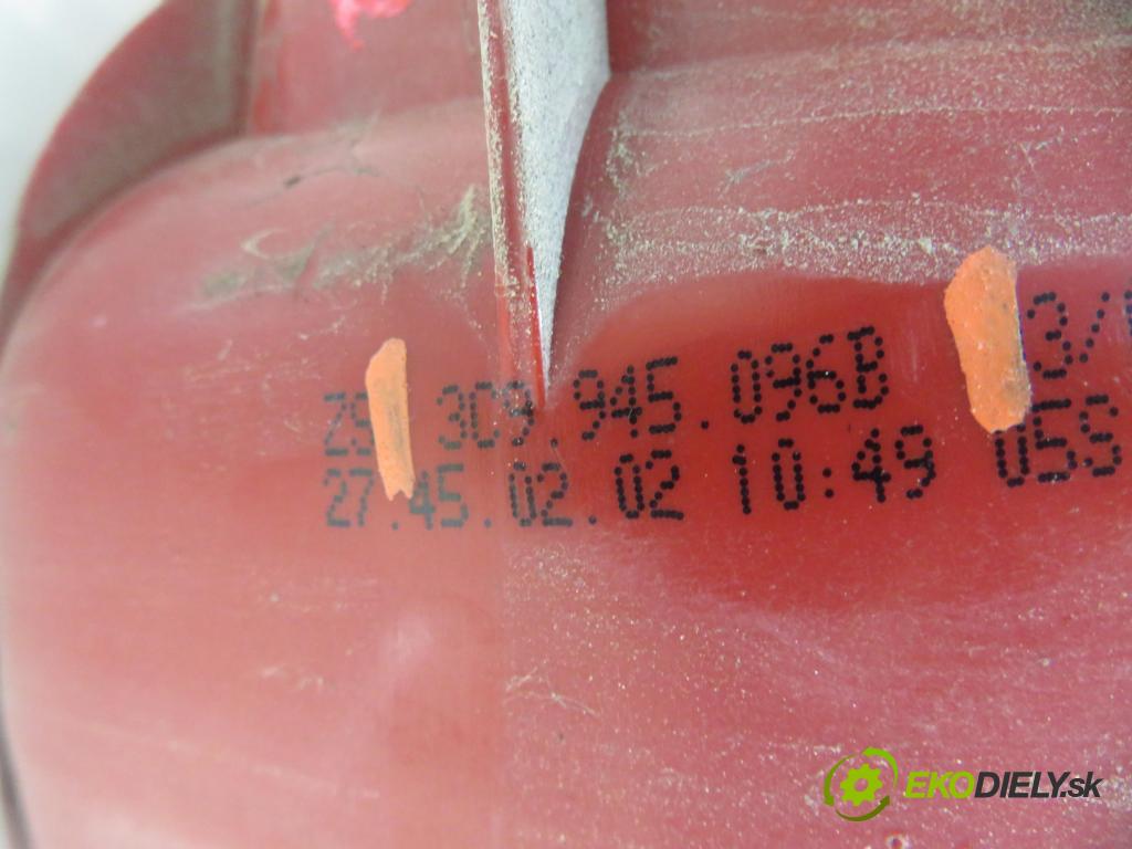VW PASSAT B6 Variant (3C5) KOMBI 2006 77,00 1.9 TDI - BKC 1896,00 světlo pravé zadní 3C9945096B