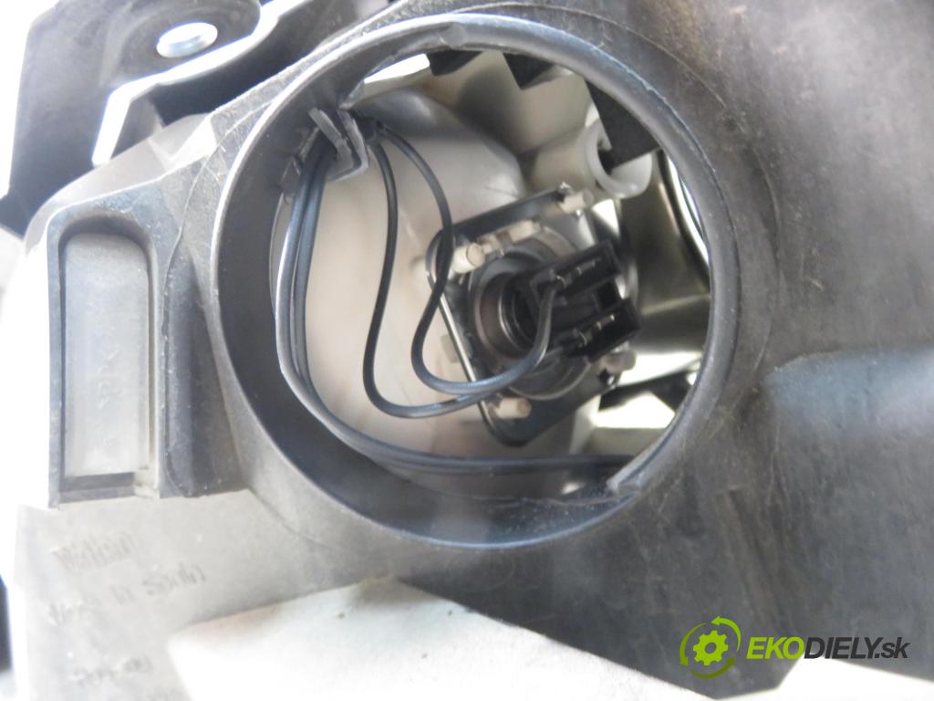 VW PASSAT B6 Variant (3C5) KOMBI 2006 77,00 1.9 TDI - BKC 1896,00 Svetlo PP 3C0941006M