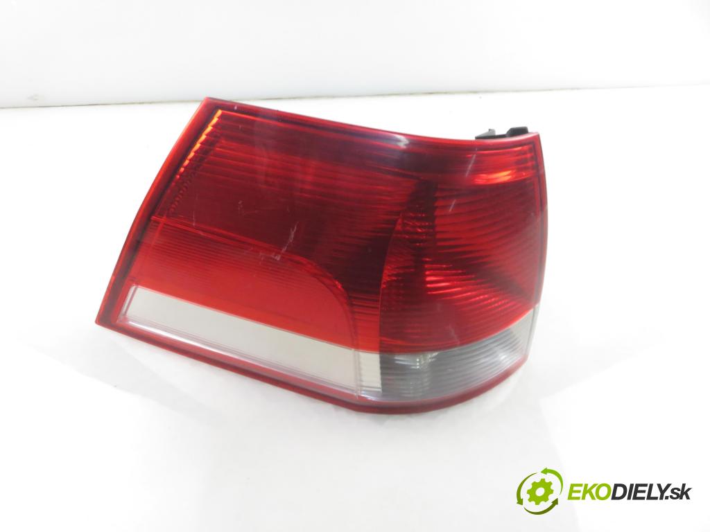OPEL VECTRA C Kombi (Z02) KOMBI 2002 92,00 2.2 DTI - Y 22 DTR 2172,00 světlo levé zadní 24469461