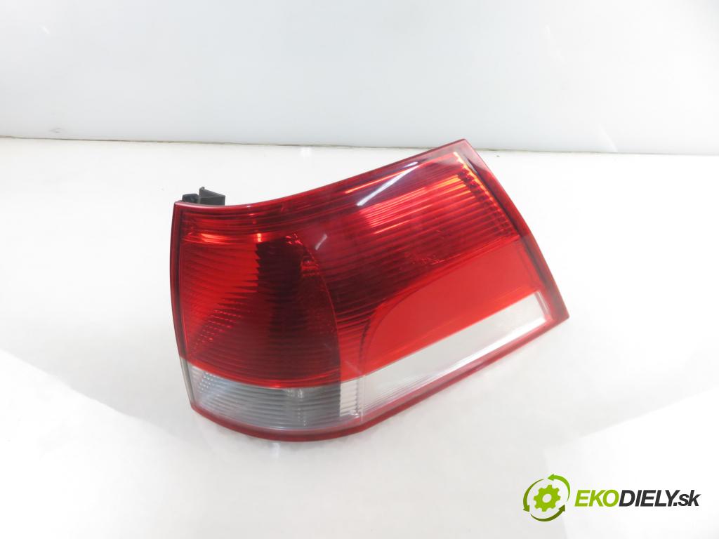 OPEL VECTRA C Kombi (Z02) KOMBI 2002 92,00 2.2 DTI - Y 22 DTR 2172,00 světlo pravé zadní 24469462