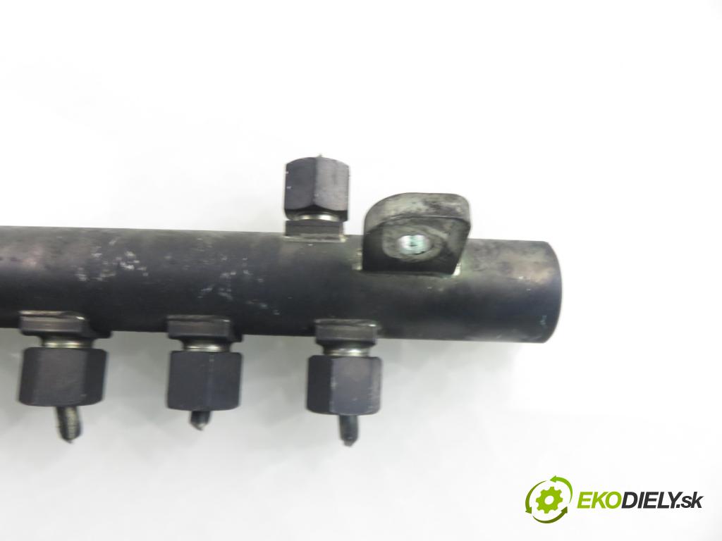 FIAT STILO Multi Wagon (192_) KOMBI 2004 103,00 1.9 JTD 16V 140 - 192 A5.000 1910,00 Lišta vstrekovacia 0445214058 ; 55187887 ; 0281002534 (Vstrekovacia lišta)