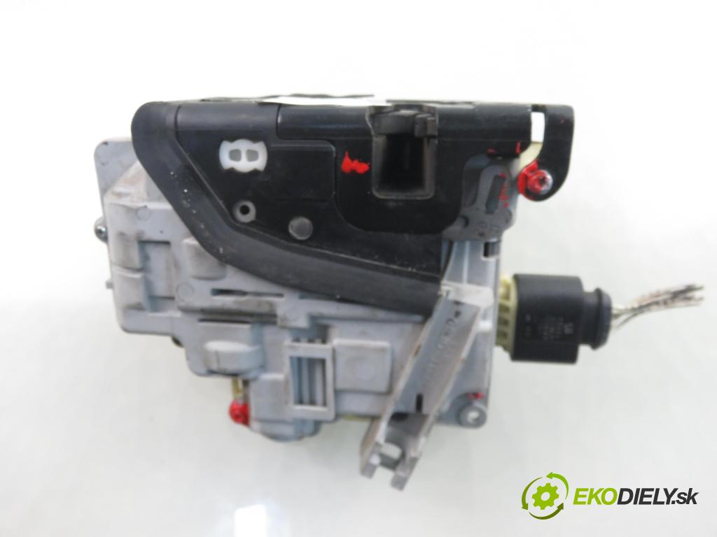 VW PASSAT B6 Variant (3C5) KOMBI 2006 77,00 1.9 TDI - BKC 1896,00 zámok PPE 3C1837016A
