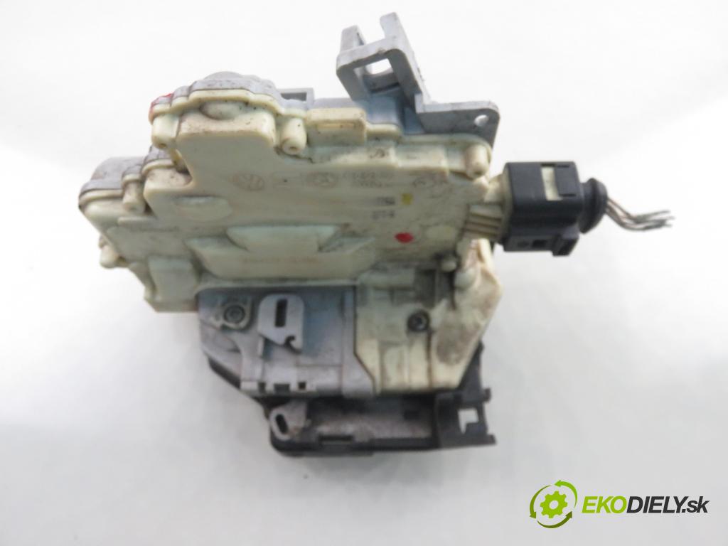 VW PASSAT B6 Variant (3C5) KOMBI 2006 77,00 1.9 TDI - BKC 1896,00 zámok PPE 3C1837016A