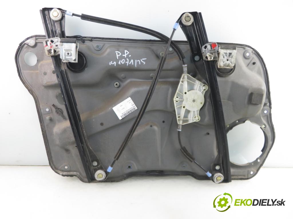 VW BORA (1J2) SEDAN 1999 85,00 2 - APK 1984,00 mechanismus oken PPE 1J1959802D ; 1J4837756F