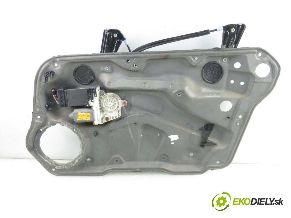 VW BORA (1J2) SEDAN 1999 85,00 2 - APK 1984,00 mechanismus oken PPE 1J1959802D ; 1J4837756F