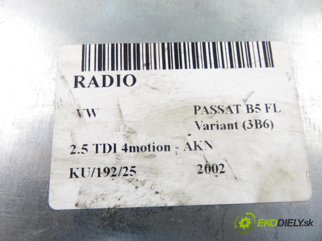 VW PASSAT B5.5 Variant (3B6) KOMBI 2002 110,00 2.5 TDI 4motion - AKN 2496,00 RADIO Modul 1J0035186E