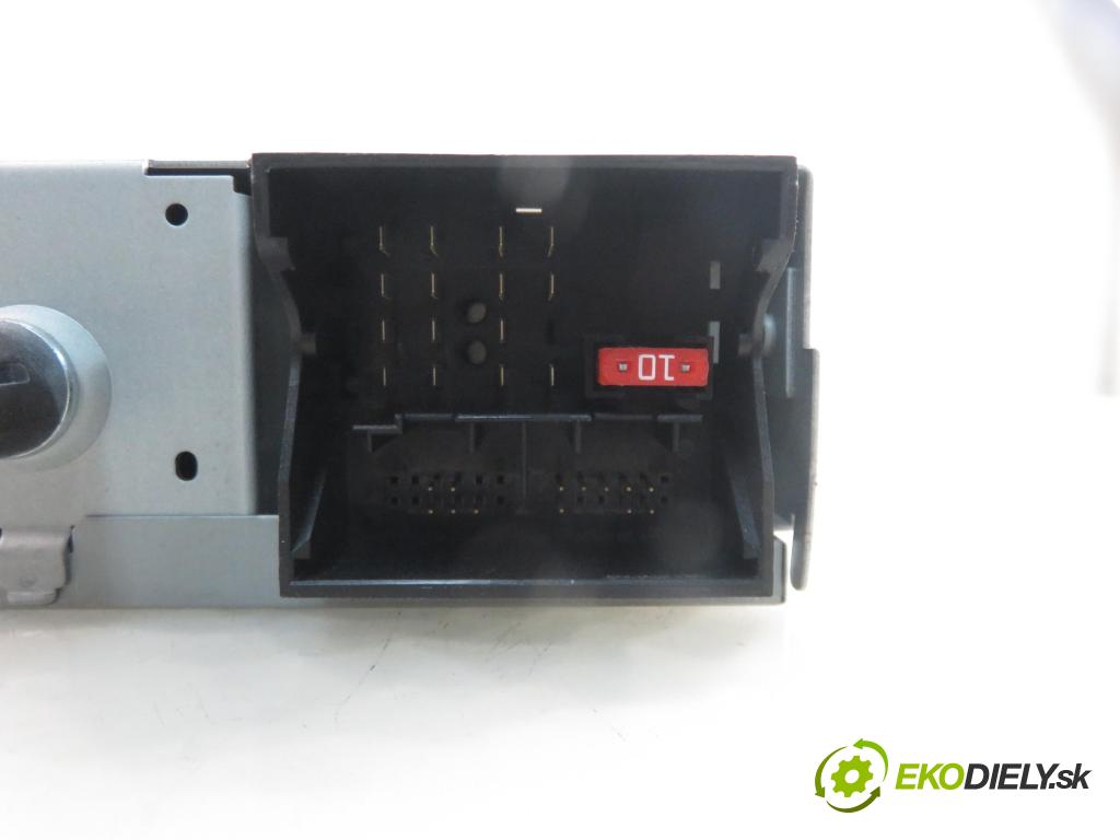 CITROEN C3 II (SC_) HB 2000 50,00 1.0 VTi 68 - ZMZ (EB0) 999,00 RADIO CD 98053736