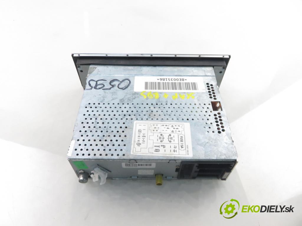 AUDI A4 (8E2, B6) SEDAN 2003 74,00 1.9 TDI PD 101 - AVB 1896,00 RADIO CD 8E0035186