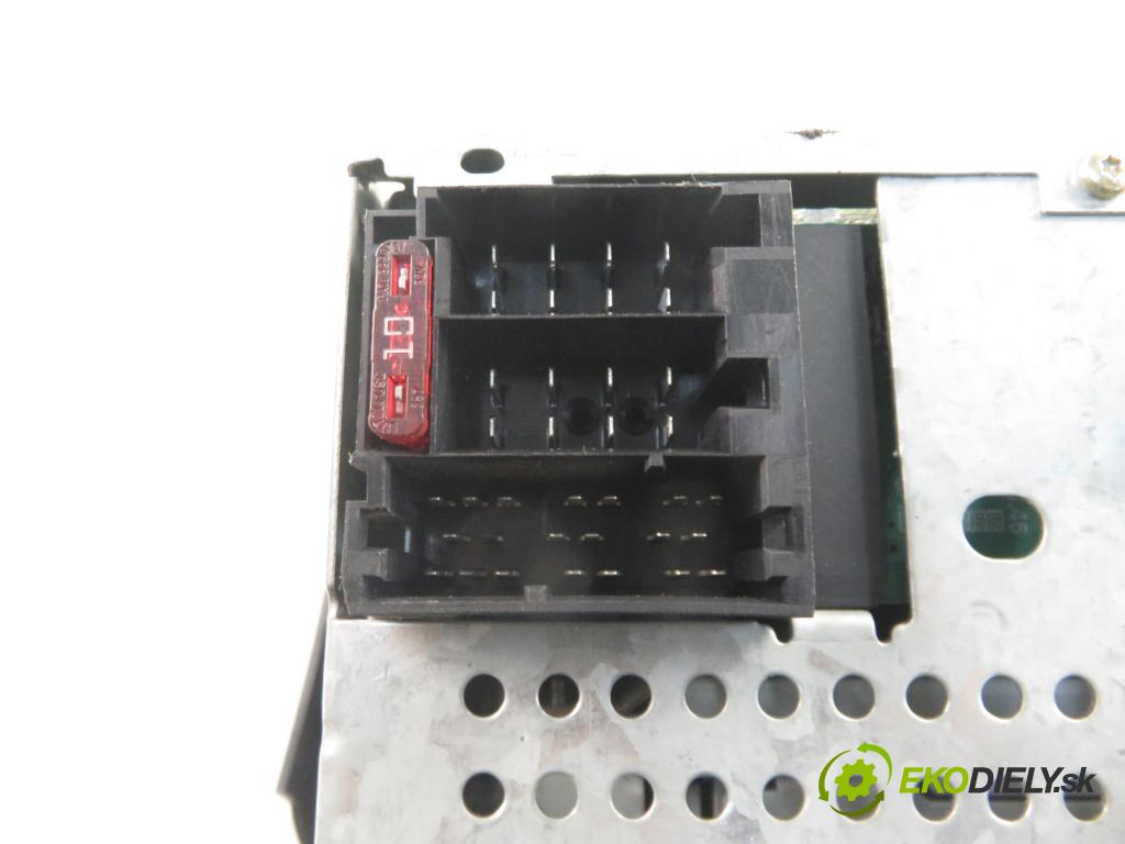 FIAT STILO Multi Wagon (192_) KOMBI 2004 103,00 1.9 JTD 16V 140 - 192 A5.000 1910,00 RADIO CD 735374218