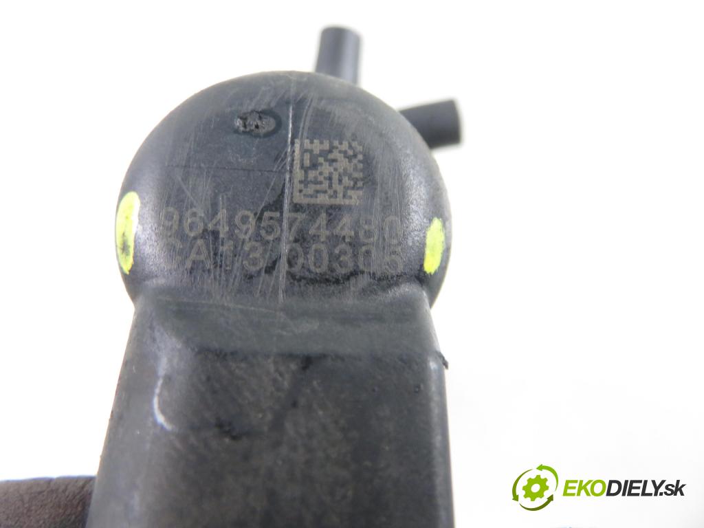 CITROEN C3 I (FC_) HB 2003 50,00 1.4 HDi 8V - 8HX 1398,00 vstrekovač 9649574480 (Vstrekovač paliva)