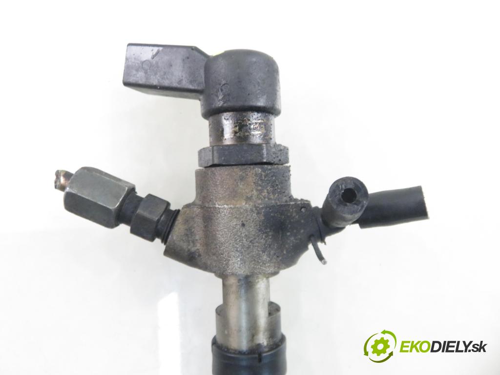 CITROEN C3 I (FC_) HB 2003 50,00 1.4 HDi 8V - 8HX 1398,00 vstrekovač 9649574480 (Vstrekovač paliva)