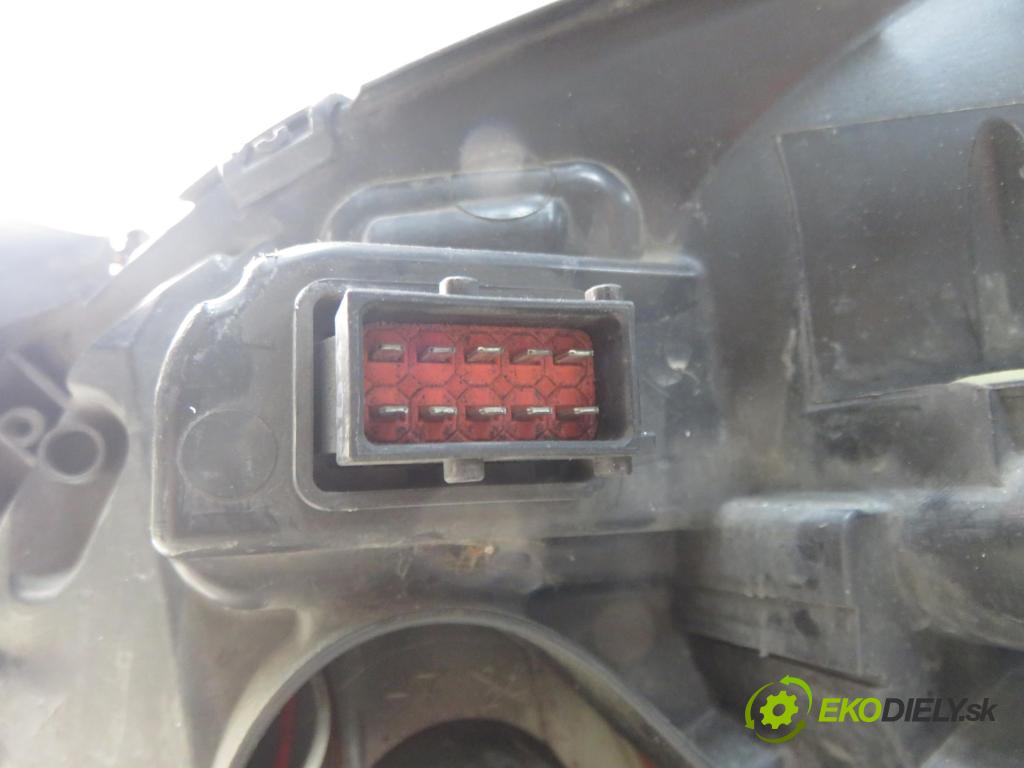 OPEL SIGNUM HB 2004 114,00 2.2 direct - Z 22 YH 2198,00 Svetlo PP 