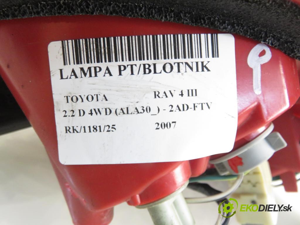 TOYOTA RAV 4 III (_A3_) SUV 2007 100,00 2.2 D 4WD (ALA30_) 136 - 2AD-FTV 2231,00 světlo pravé zadní