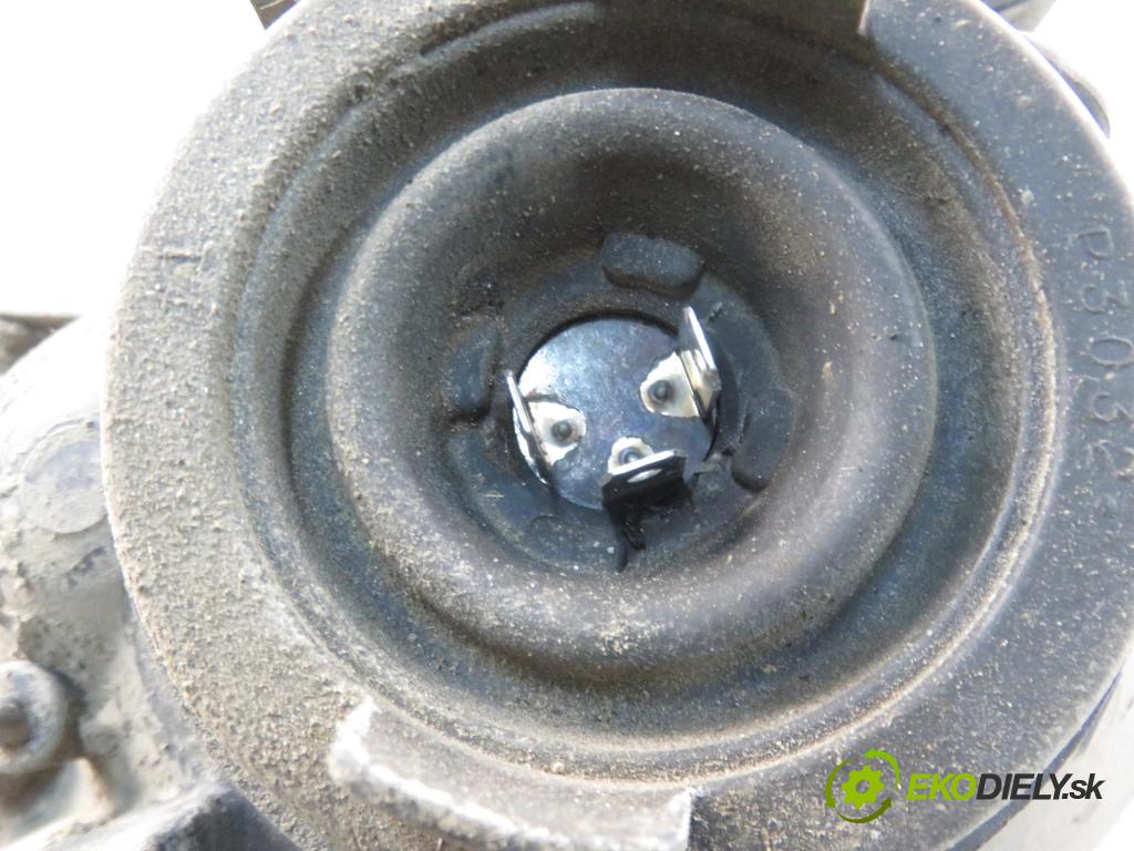 TOYOTA RAV 4 II (_A2_) SUV 2005 85,00 2.0 D-4D 4WD 116 - 1CD-FTV 1995,00 Svetlo PP