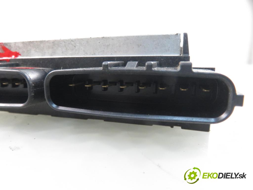 TOYOTA RAV 4 III (_A3_) SUV 2007 100,00 2.2 D 4WD (ALA30_) 136 - 2AD-FTV 2231,00 řídící jednotka vstřiku 8987171010 ; 1310001331