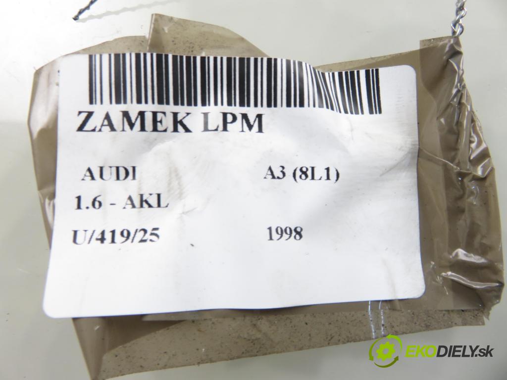 AUDI A3 (8L1) HB 1998 74,00 1.6 - AKL 1595,00 zámok LPM 8L1837015