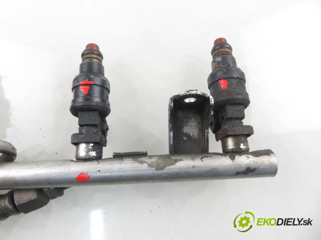 AUDI A4 Avant (8D5, B5) KOMBI 1995 92,00 1.8 - ADR 1781,00 Lišta vstrekovacia 058133551A ; 0280150444 ; 058133681 (Vstrekovacia lišta)