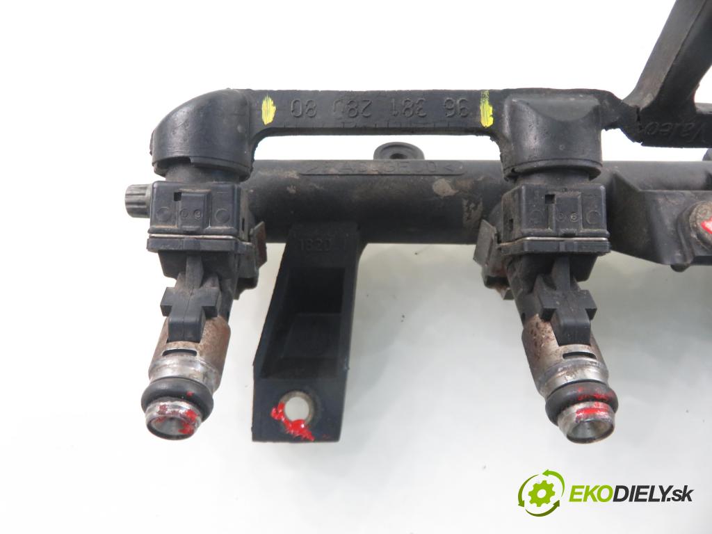 PEUGEOT 206 liftback (2A/C) HB 2003 440,00 1.1 i - HFX (TU1JP) 1124,00 Lišta vstrekovacia 9628982980 ; 9638128080 ; IPM002 (Vstrekovacia lišta)