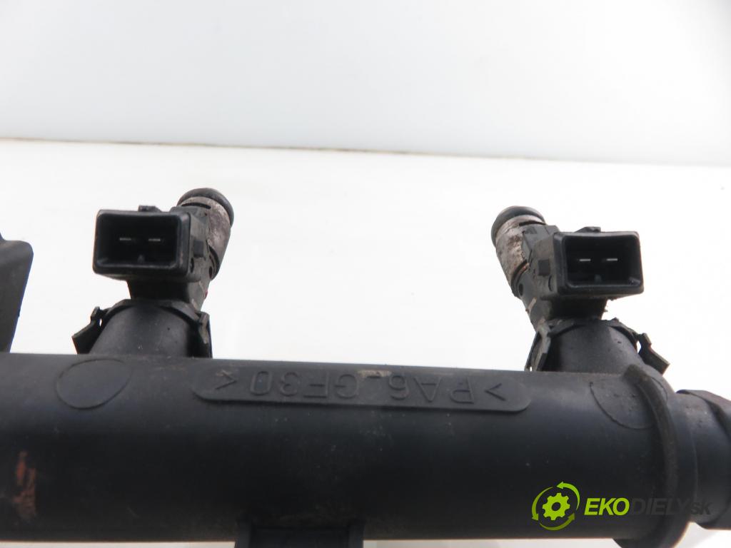 PEUGEOT 206 liftback (2A/C) HB 2004 440,00 1.1 i - HFX (TU1JP) 1124,00 Lišta vstrekovacia 9628982980 ; IPM002 (Vstrekovacia lišta)