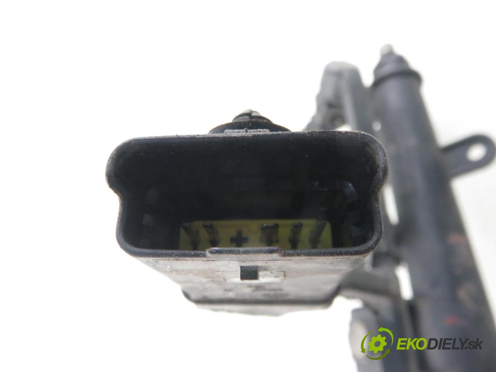 PEUGEOT 206 liftback (2A/C) HB 2004 440,00 1.1 i - HFX (TU1JP) 1124,00 Lišta vstrekovacia 9628982980 ; IPM002 (Vstrekovacia lišta)