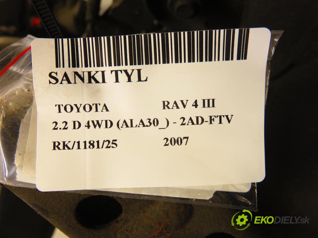 TOYOTA RAV 4 III (_A3_) SUV 2007 100,00 2.2 D 4WD (ALA30_) 136 - 2AD-FTV 2231,00 ZADNÍ: